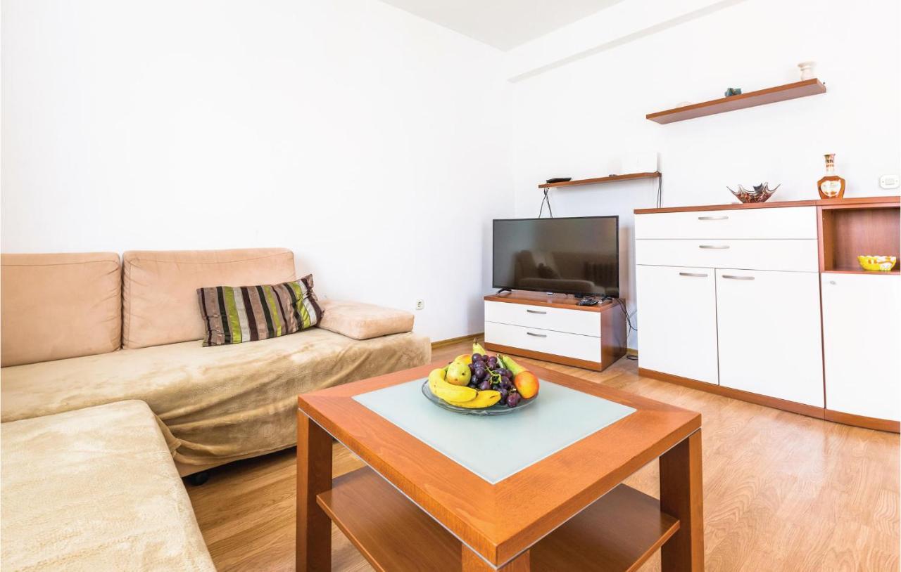 Cozy Apartment In Makarska With Kitchen Exteriér fotografie