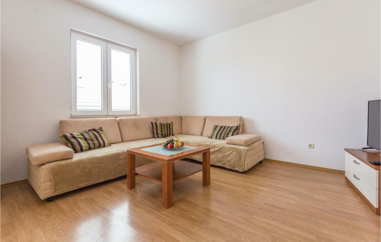 Cozy Apartment In Makarska With Kitchen Exteriér fotografie